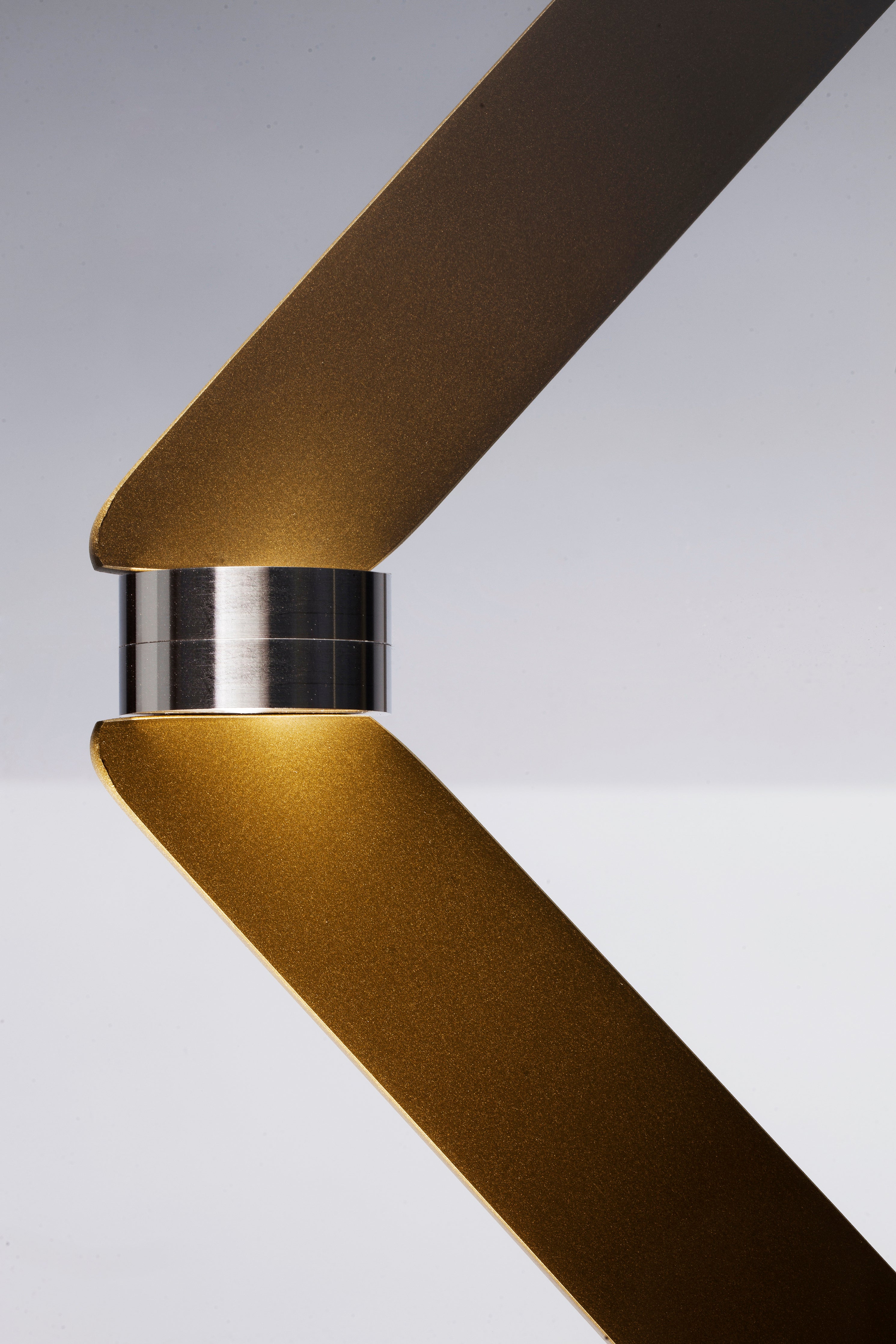 Table IKI - Chêne Naturel et Piétement Métal