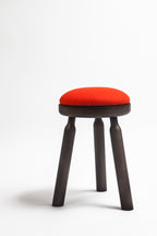 Tabouret Ninna - Frêne massif tourné et laine - Design Carlo Contin