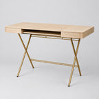 Bureau Cosimo chêne naturel clair, piètement laqué doré, vue de trois quart