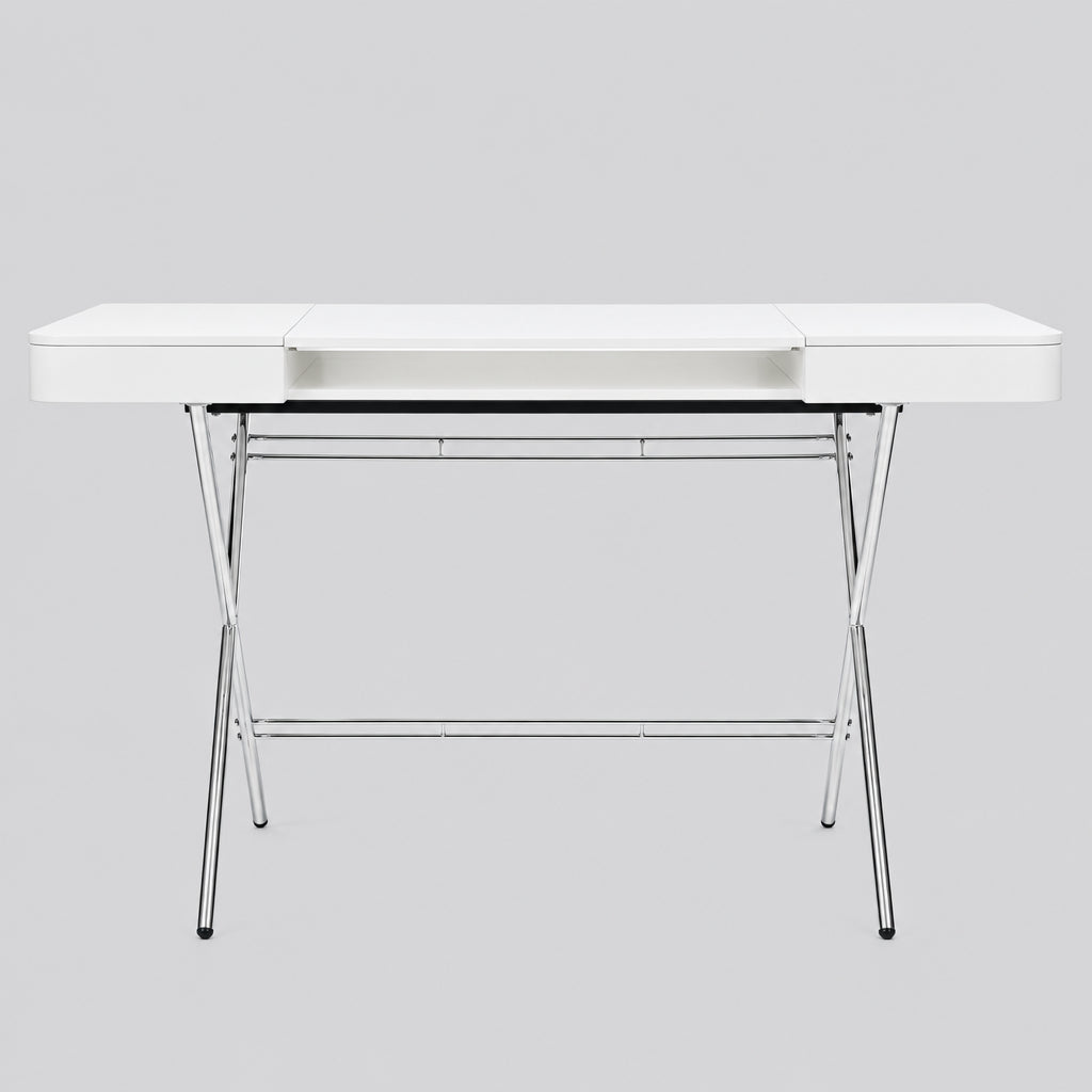 Bureau Cosimo laqué blanc mat, piètement chromé, vue de trois quarts