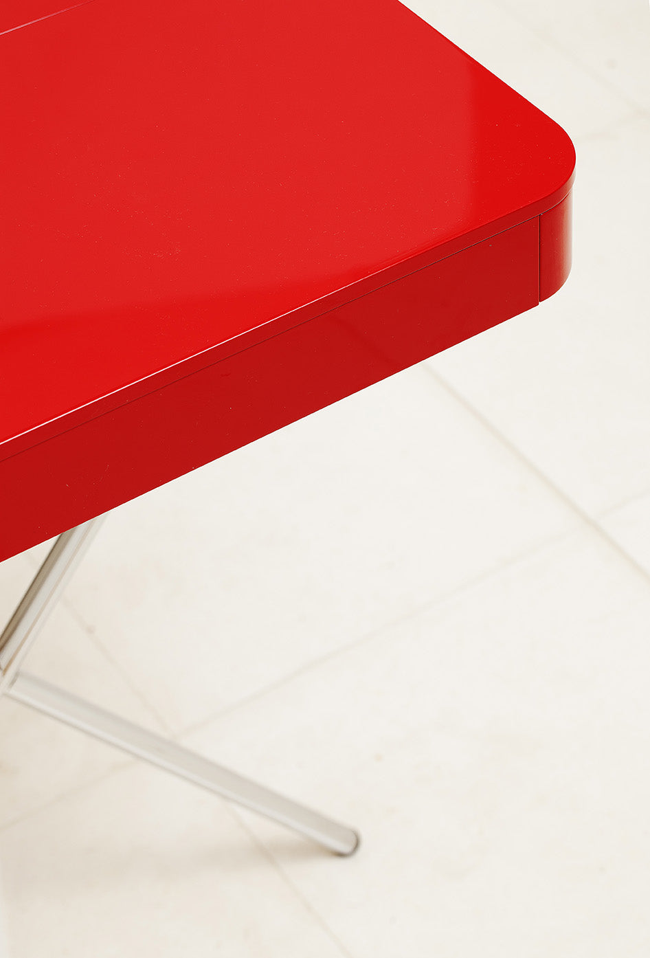 Bureau Cosimo, laqué rouge brillant | Marco Zanuso Jr