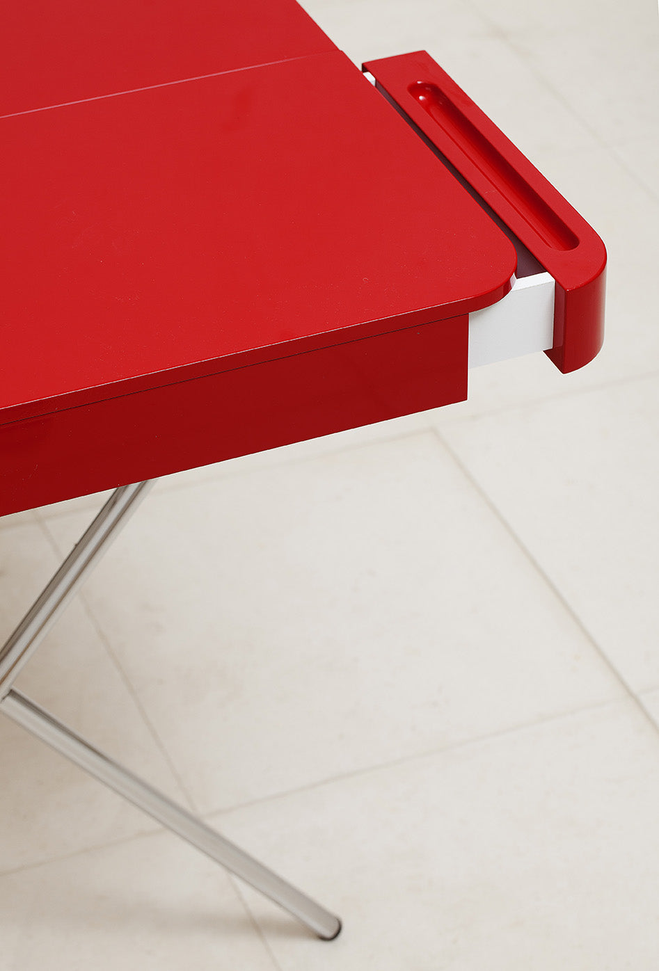 Bureau Cosimo, laqué rouge brillant | Marco Zanuso Jr