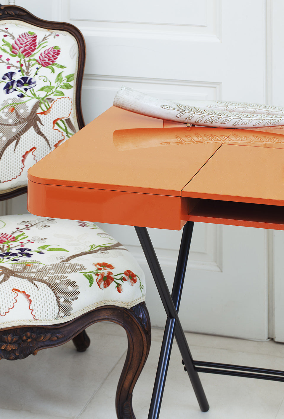 Bureau Cosimo, laqué orange brillant | Marco Zanuso Jr
