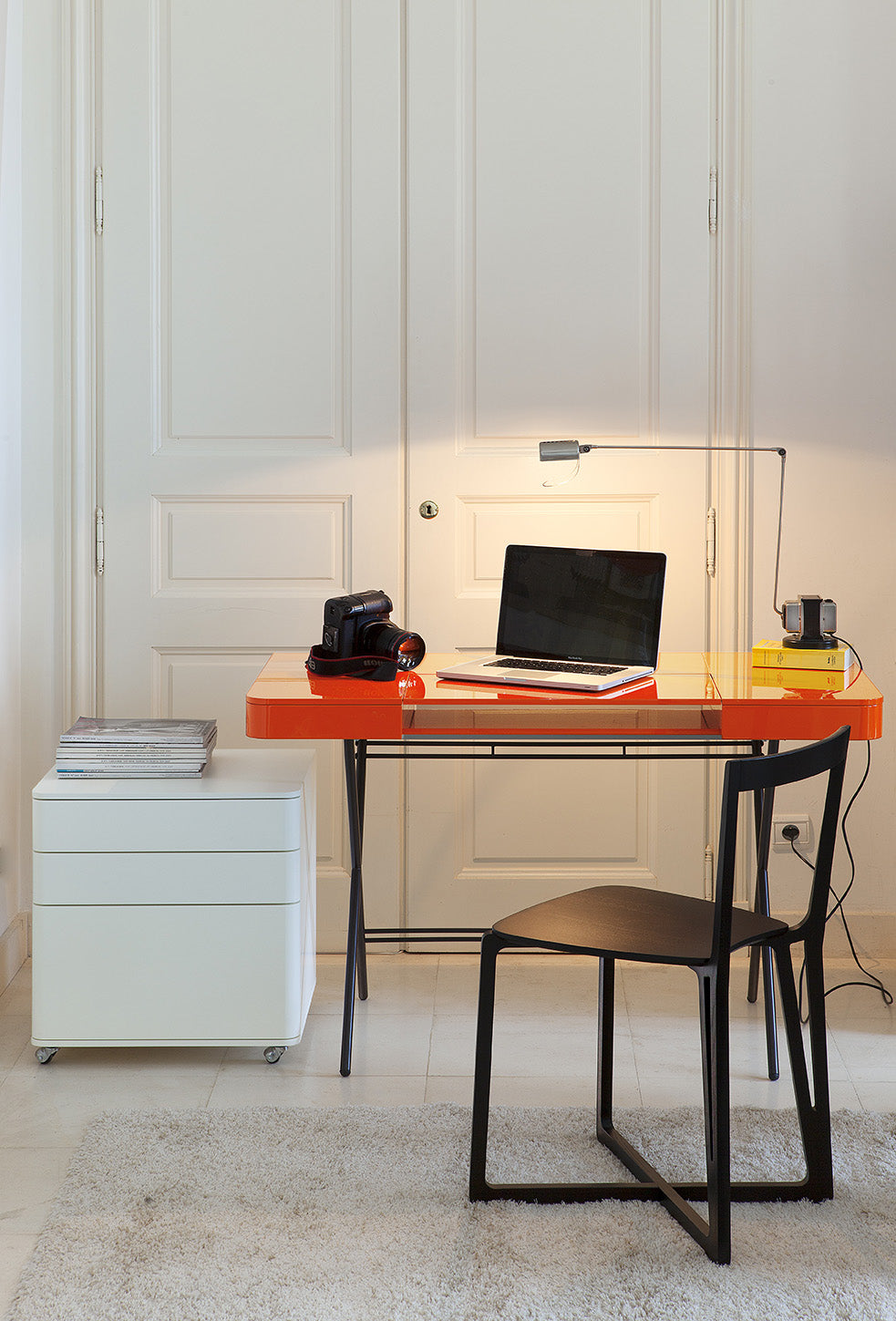 Bureau Cosimo, laqué orange brillant | Marco Zanuso Jr