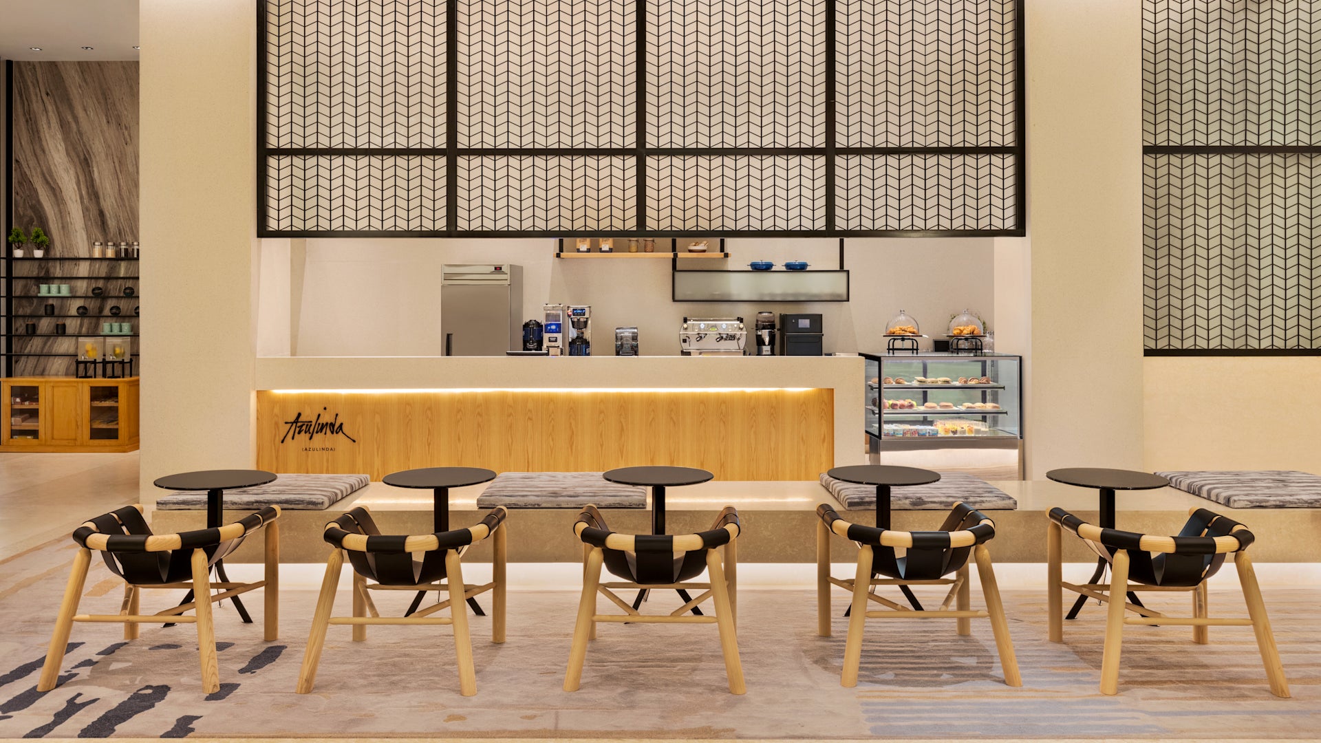 Les fauteuils Ninna dans l'hôtel Hilton Cancun - Editio Adentro Paris Design Carlo Contin