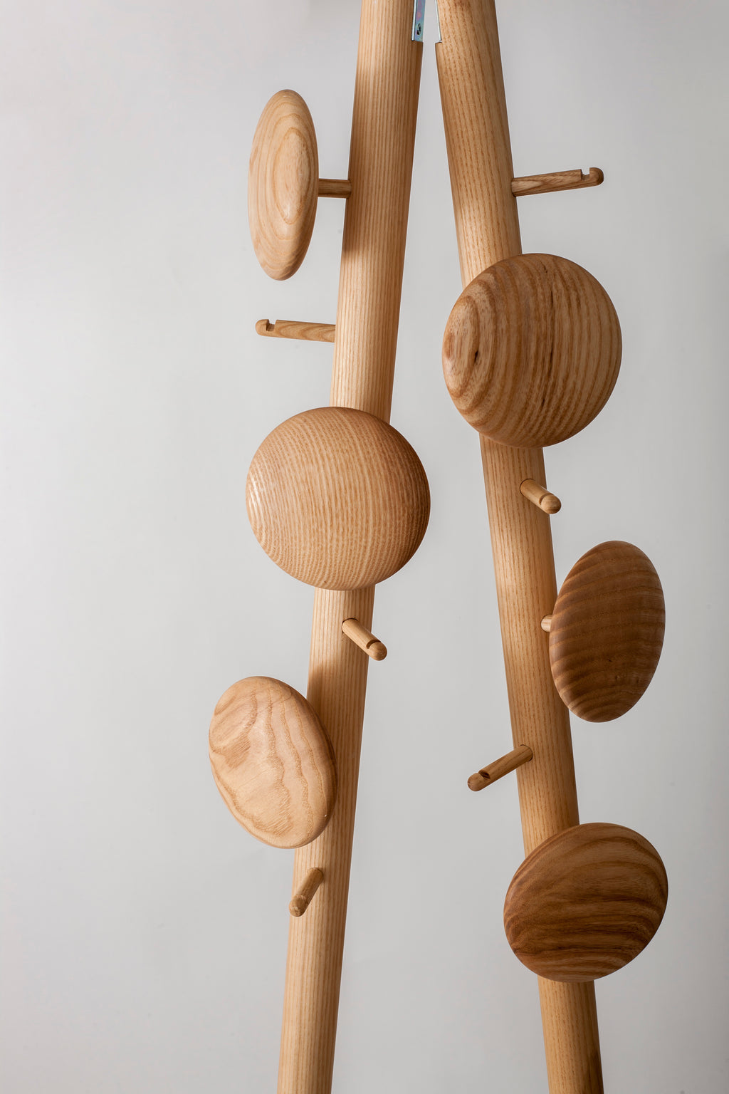Porte-manteaux Mobile Johnny Stecchino | Frêne massif huilé - Studio Ventotto
