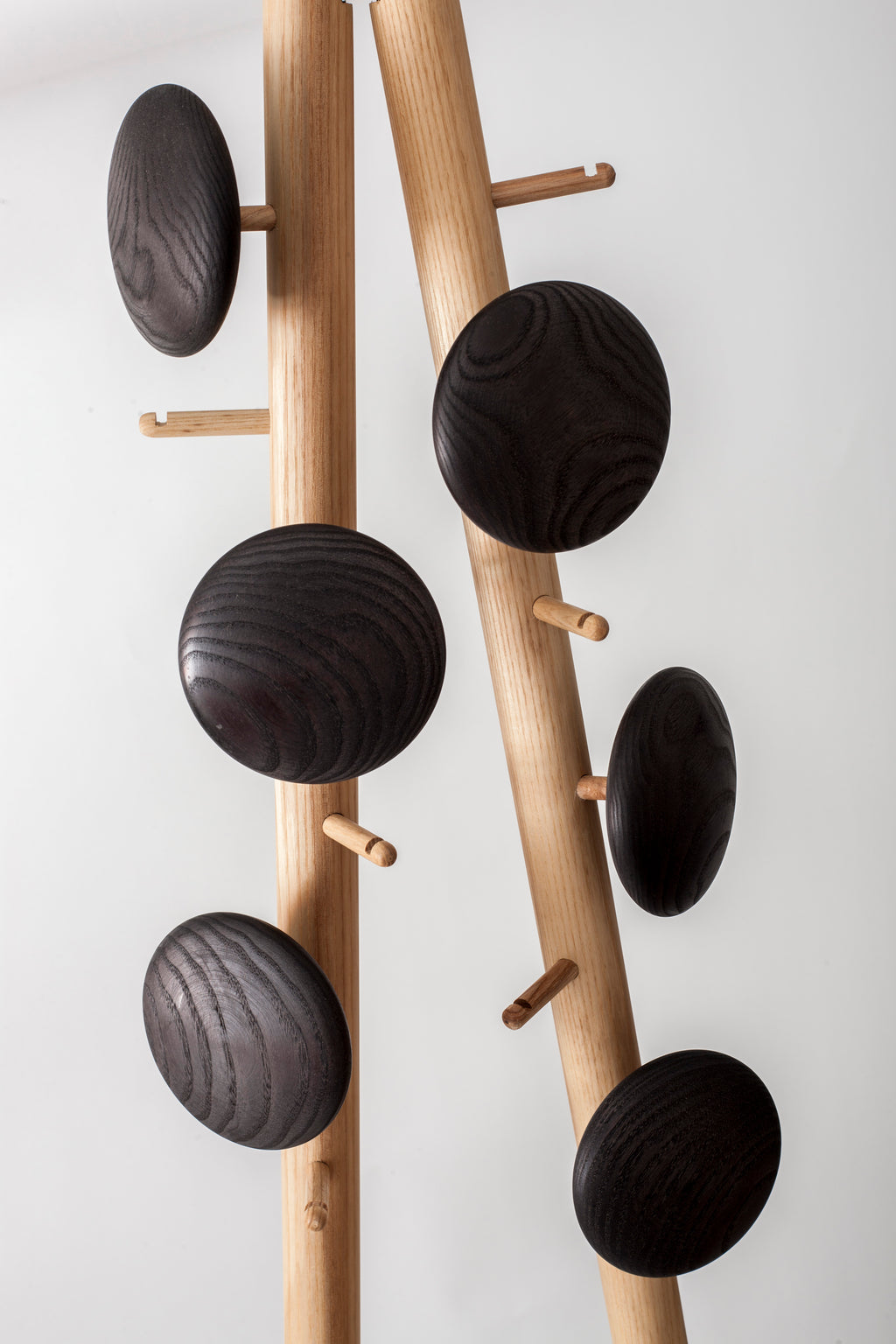 Porte-manteaux Mobile Johnny Stecchino | Frêne massif huilé - Studio Ventotto