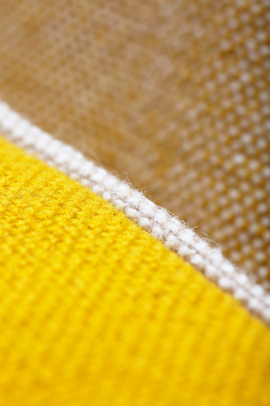 Canapé 2 Places Resident | Hêtre Massif, Accoudoirs Cuir et Laine Kvadrat