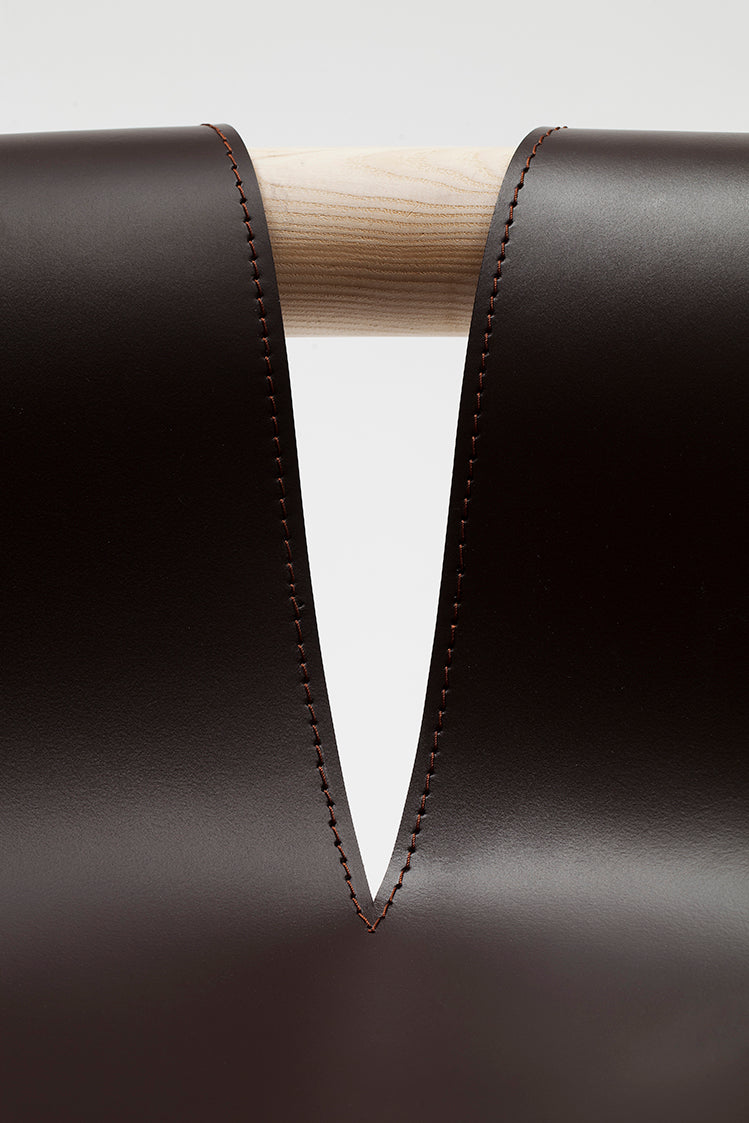 Fauteuil Ninna - Frêne massif tourné et Cuir - Design Carlo Contin